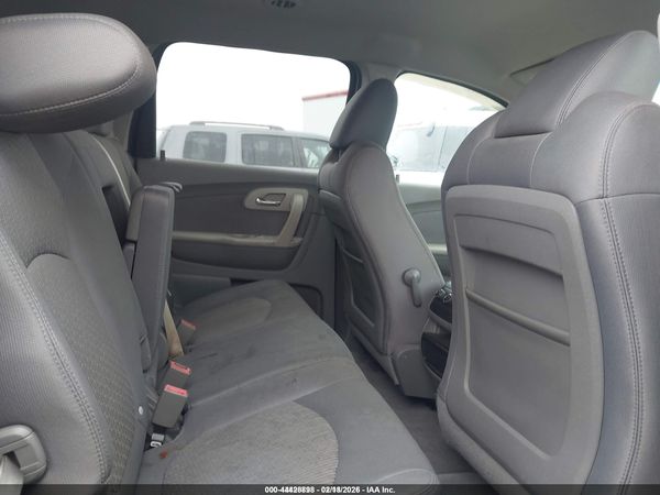 2012 CHEVROLET TRAVERSE LS — I8