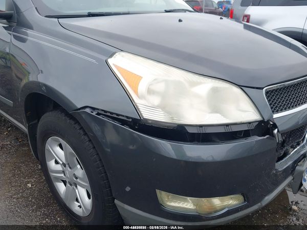 2012 CHEVROLET TRAVERSE LS — I152