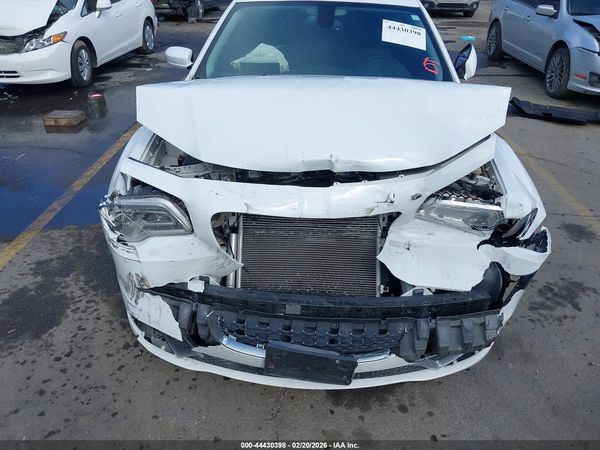 2015 CHRYSLER 300 LIMITED — I6