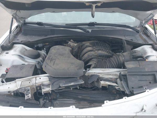 2015 CHRYSLER 300 LIMITED — I10