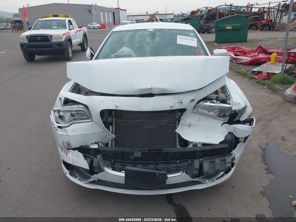 2015 CHRYSLER 300 LIMITED — I115