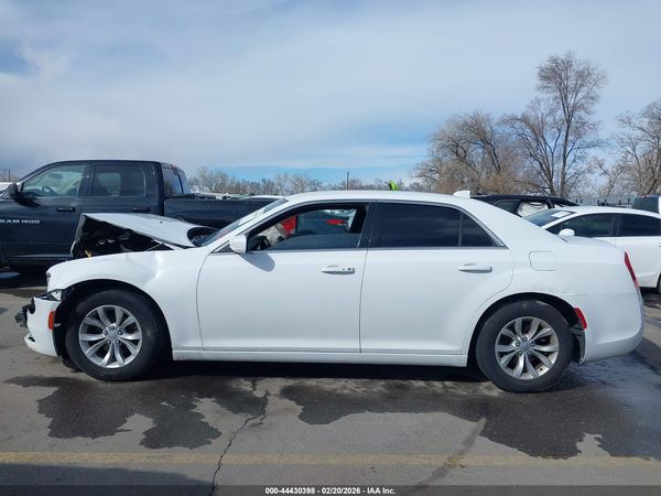 2015 CHRYSLER 300 LIMITED — I117
