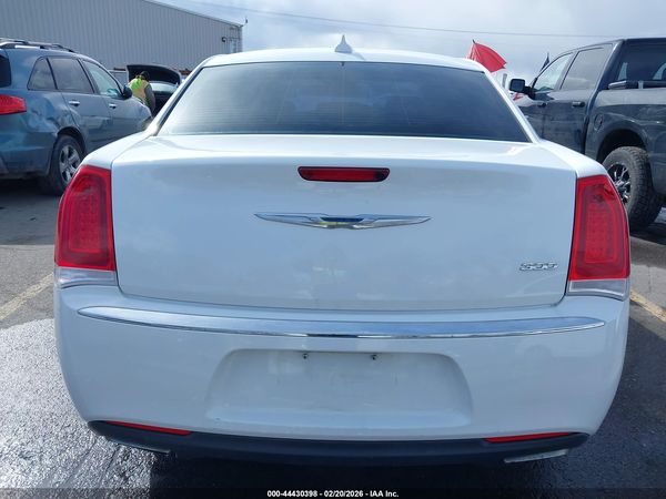 2015 CHRYSLER 300 LIMITED — I119