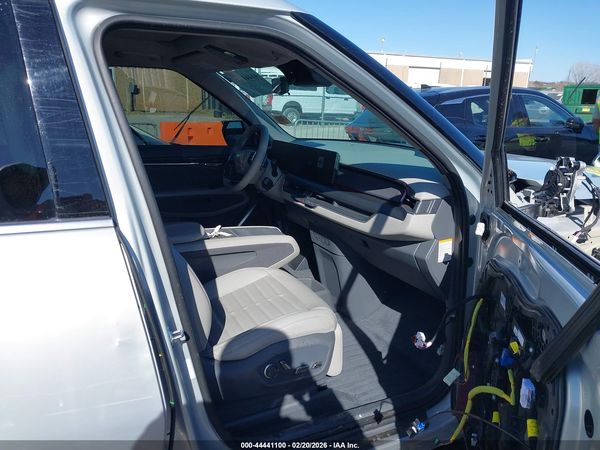 2024 KIA EV9 LAND