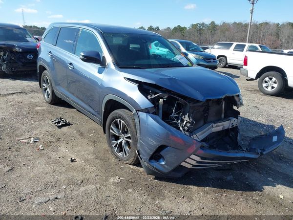 2019 TOYOTA HIGHLANDER LE