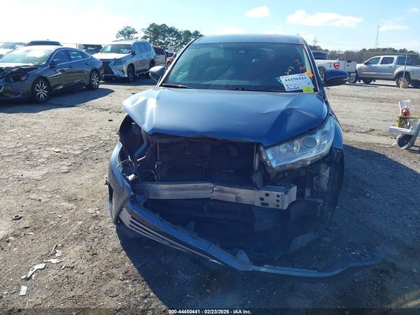 2019 TOYOTA HIGHLANDER LE