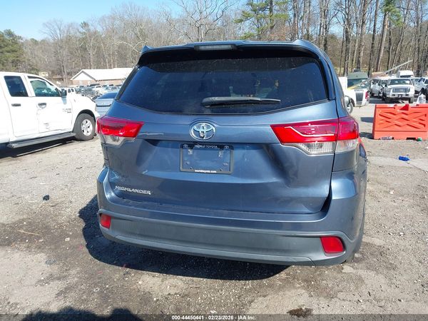 2019 TOYOTA HIGHLANDER LE