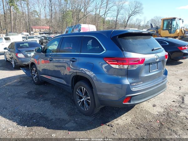 2019 TOYOTA HIGHLANDER LE