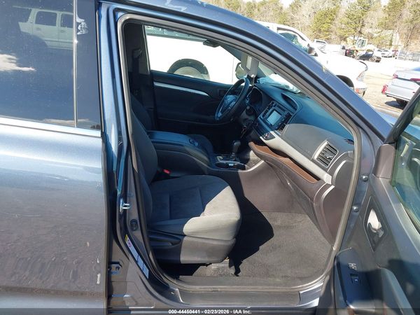2019 TOYOTA HIGHLANDER LE