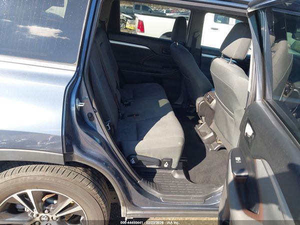 2019 TOYOTA HIGHLANDER LE