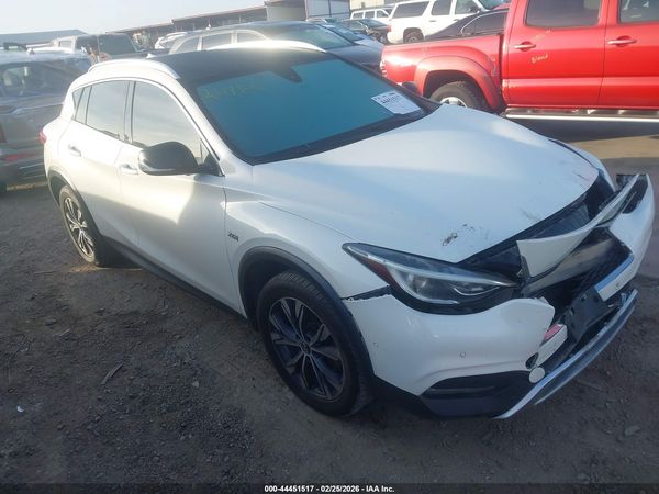 2017 INFINITI QX30 PREMIUM