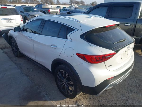 2017 INFINITI QX30 PREMIUM