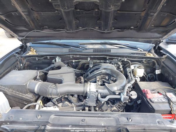2022 TOYOTA TACOMA SR5 V6