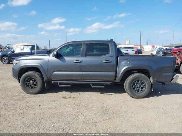 2022 TOYOTA TACOMA SR5 V6