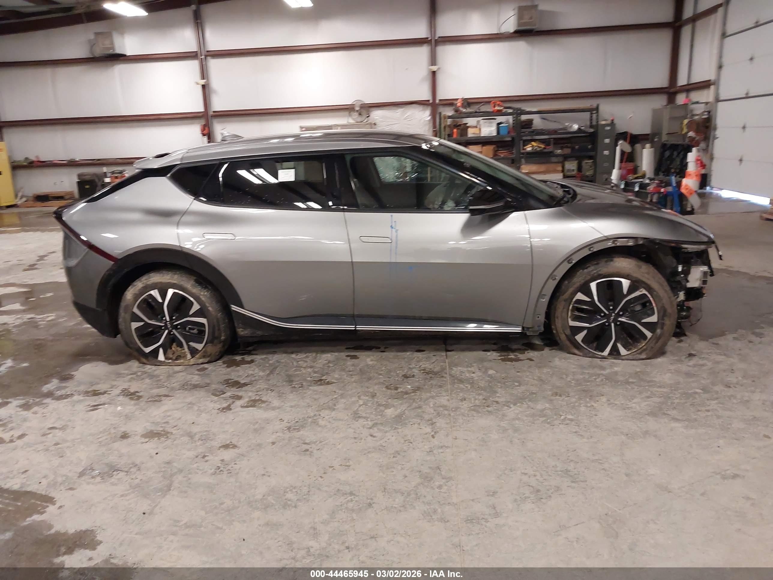 2023 KIA EV6 WIND