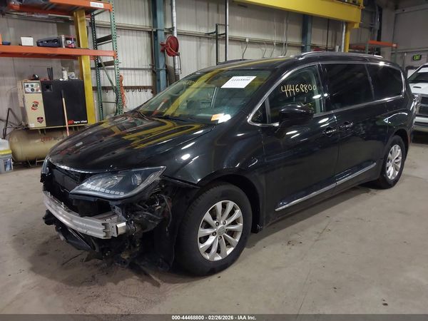 2017 CHRYSLER PACIFICA TOURING-L — I2