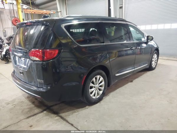 2017 CHRYSLER PACIFICA TOURING-L — I4