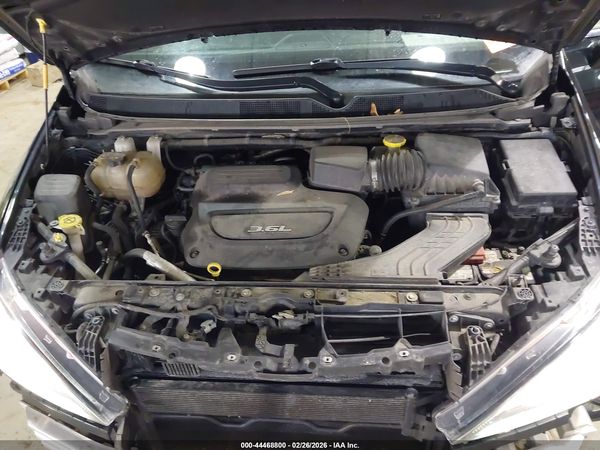 2017 CHRYSLER PACIFICA TOURING-L — I10