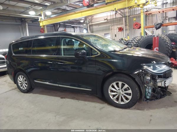 2017 CHRYSLER PACIFICA TOURING-L — I116