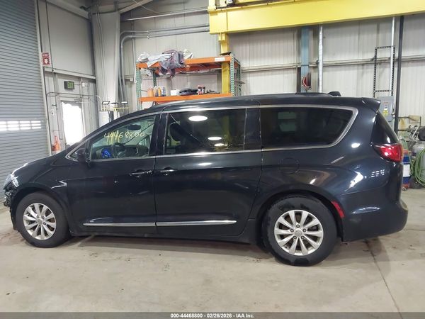 2017 CHRYSLER PACIFICA TOURING-L — I117