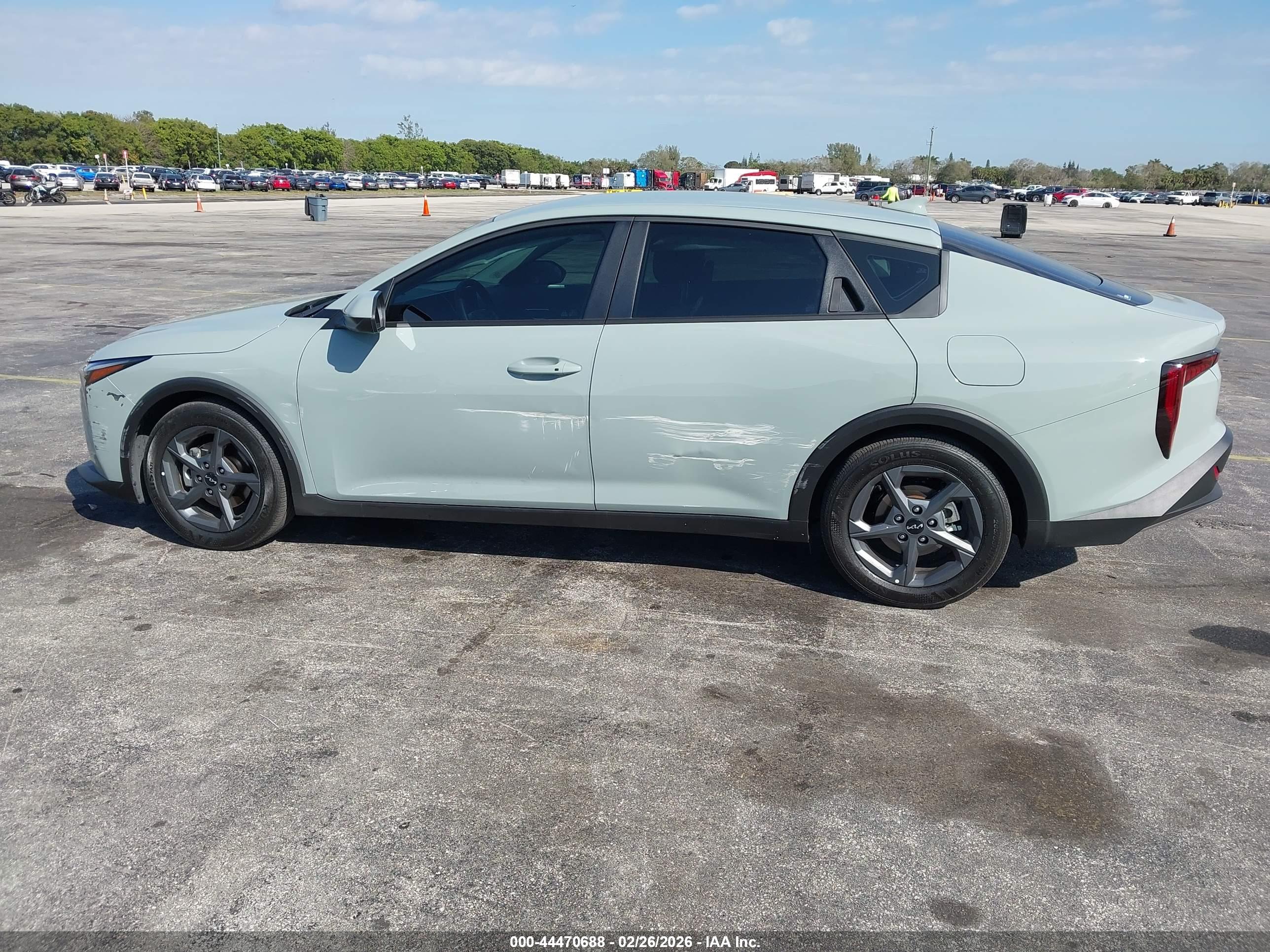 2025 KIA K4 LXS