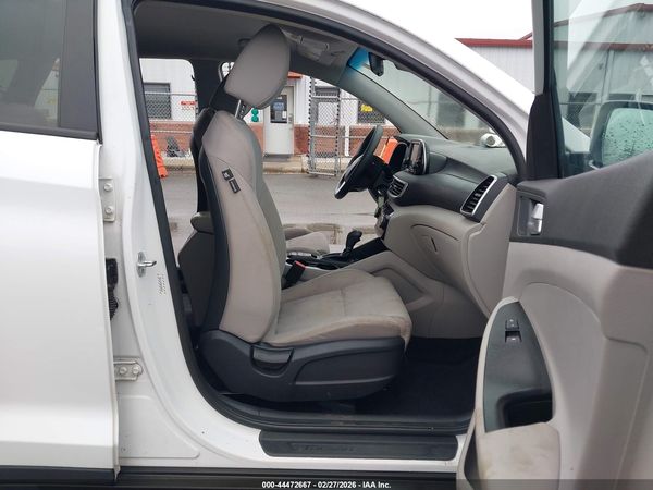 2021 HYUNDAI TUCSON SE