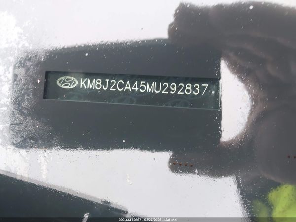 2021 HYUNDAI TUCSON SE
