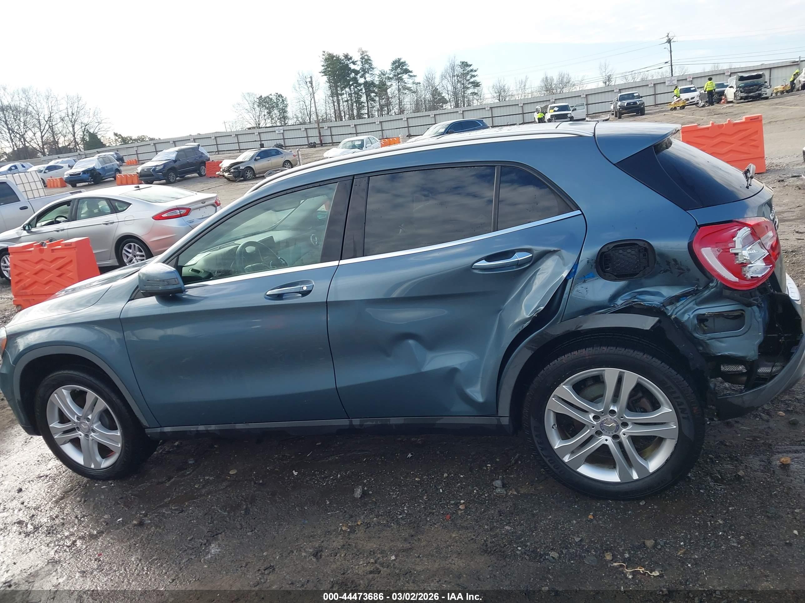 2015 MERCEDES-BENZ GLA 250 4MATIC