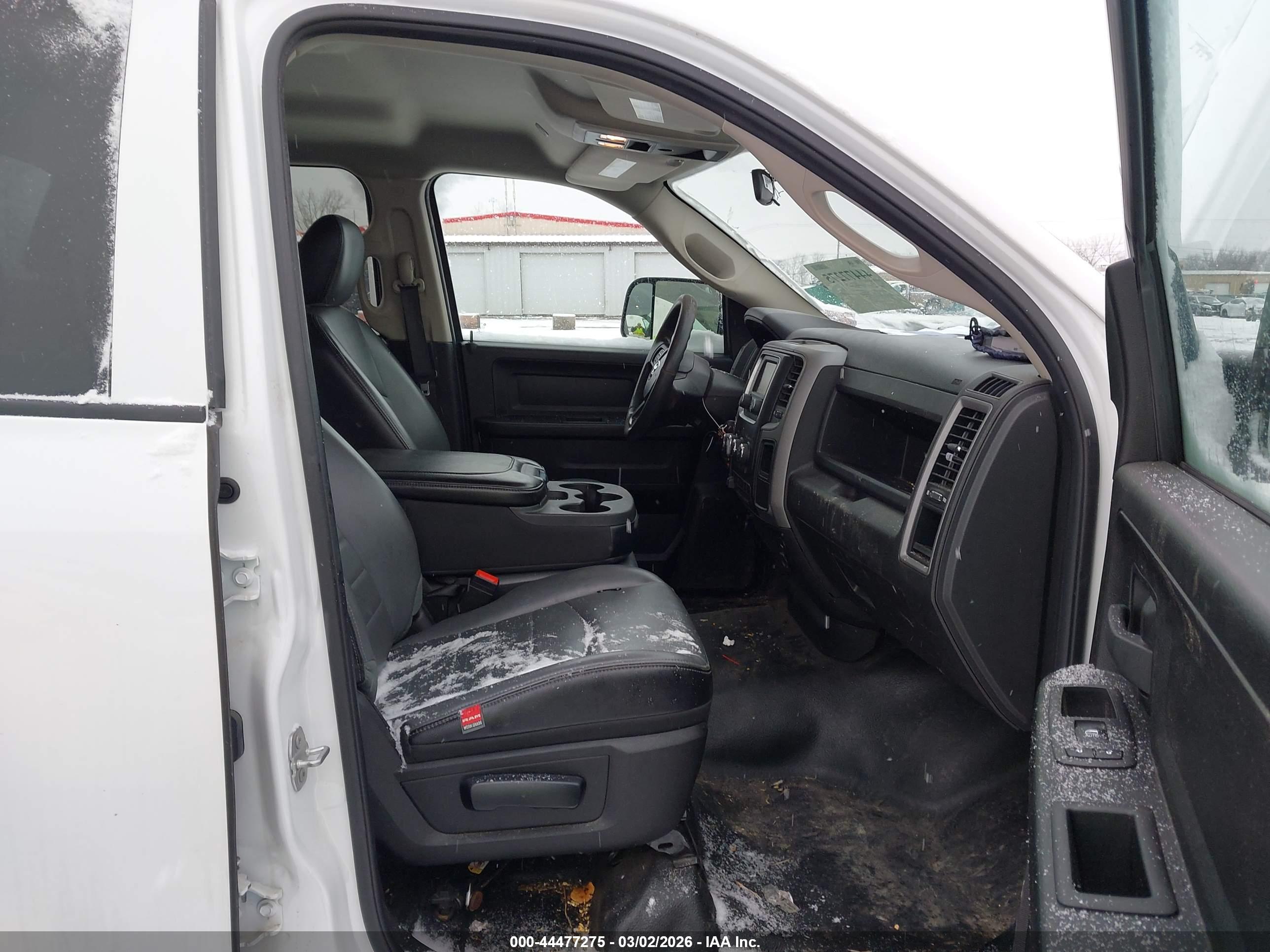 2022 RAM 1500 CLASSIC TRADESMAN  4X4 6'4 BOX