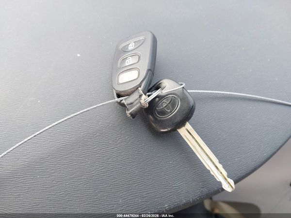 2014 TOYOTA SIENNA XLE V6 8 PASSENGER