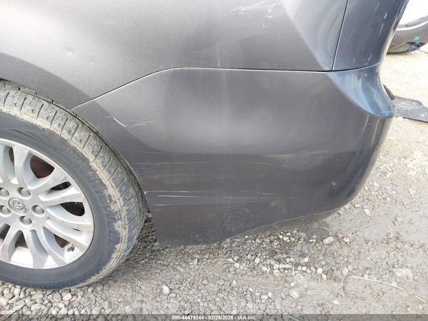 2014 TOYOTA SIENNA XLE V6 8 PASSENGER