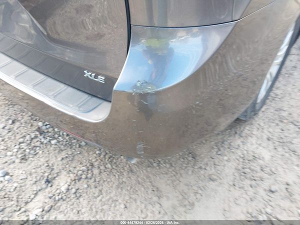 2014 TOYOTA SIENNA XLE V6 8 PASSENGER