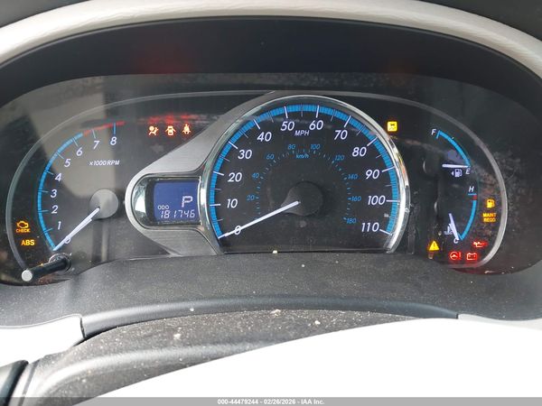 2014 TOYOTA SIENNA XLE V6 8 PASSENGER