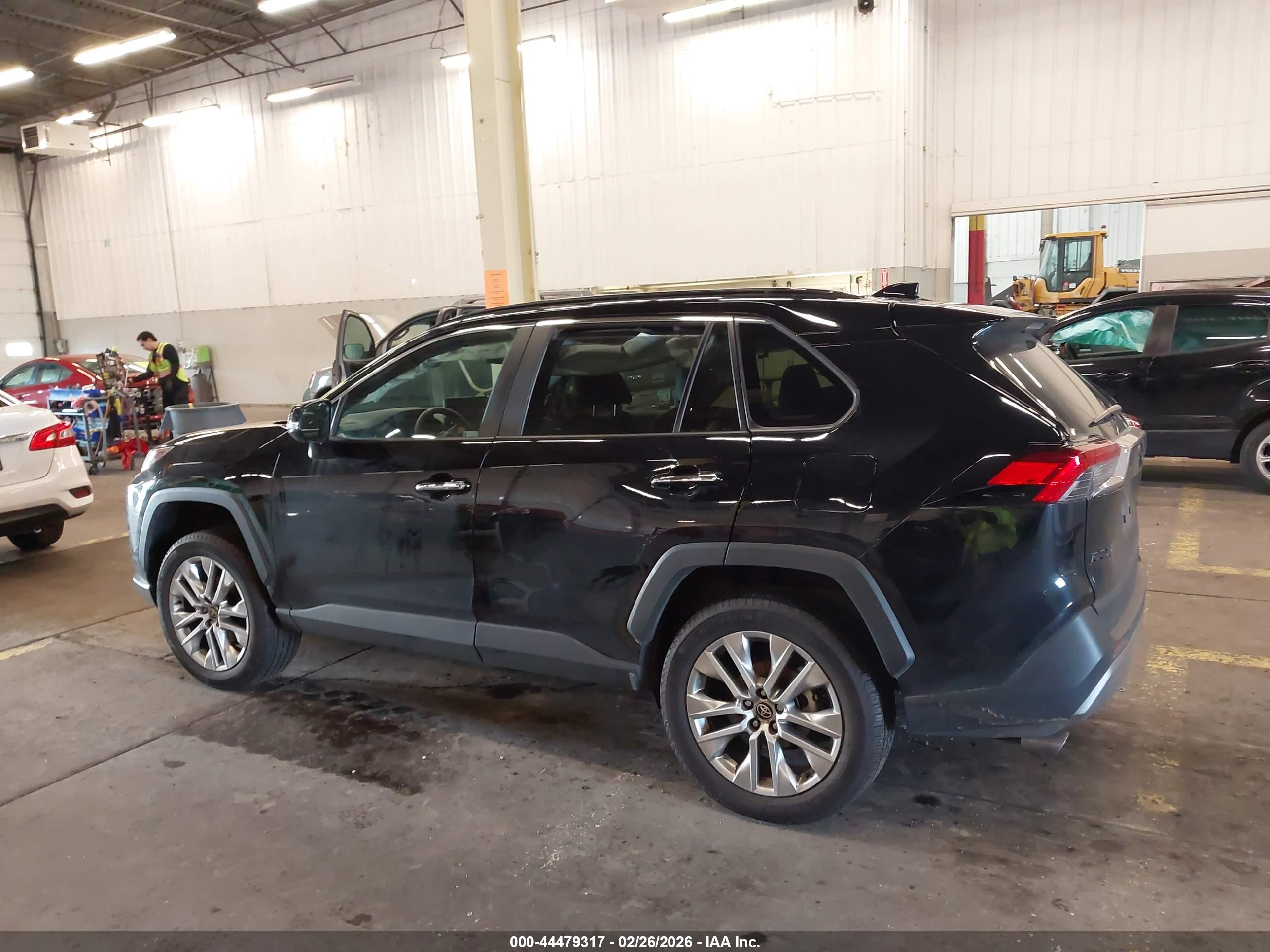 2025 TOYOTA RAV4 LIMITED