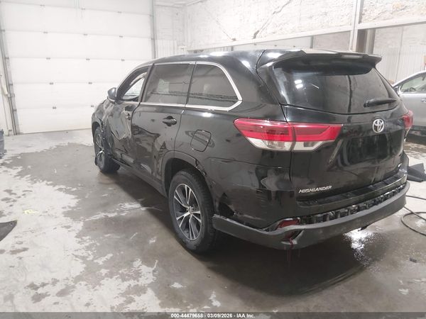 2019 TOYOTA HIGHLANDER LE