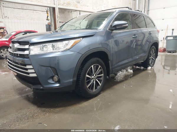 2017 TOYOTA HIGHLANDER XLE