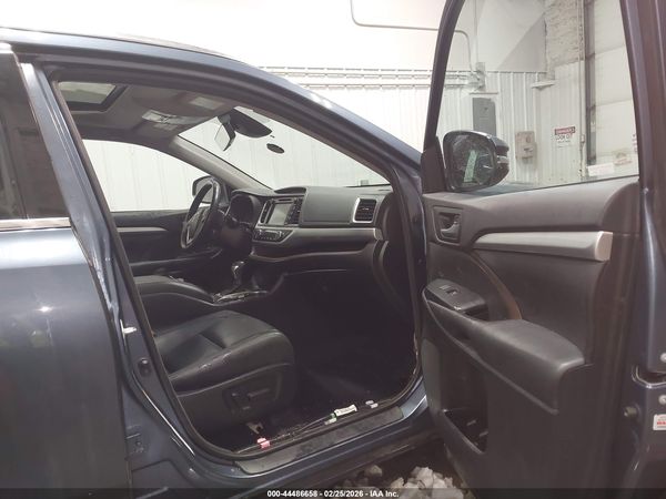 2017 TOYOTA HIGHLANDER XLE
