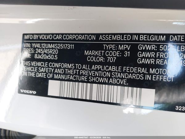 2025 VOLVO XC40 B5 ULTRA DARK THEME