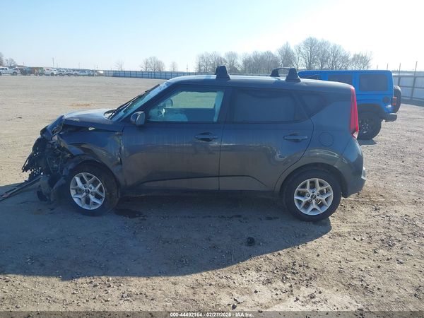 2022 KIA SOUL LX