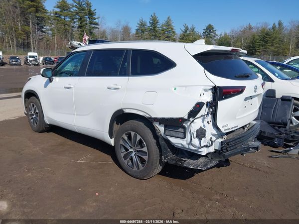 2026 TOYOTA HIGHLANDER XLE