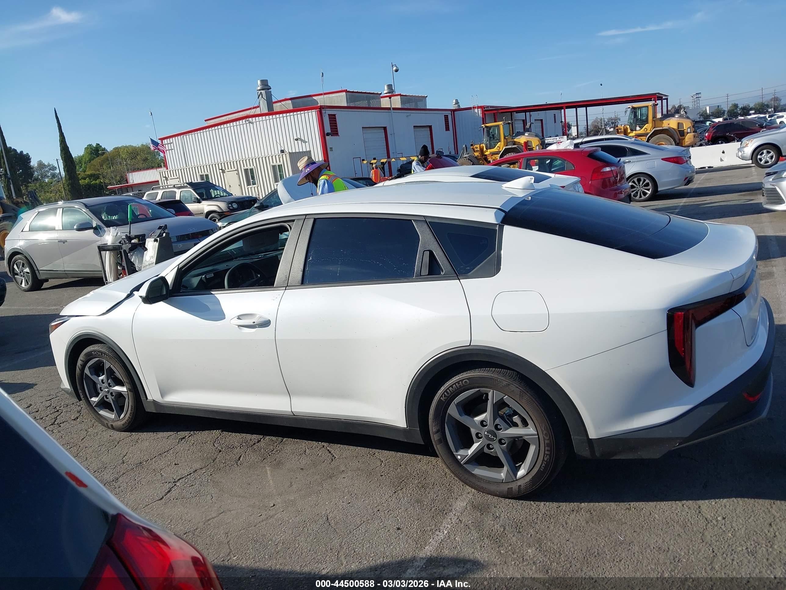 2025 KIA K4 LXS