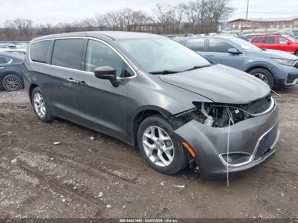 2018 CHRYSLER PACIFICA TOURING PLUS