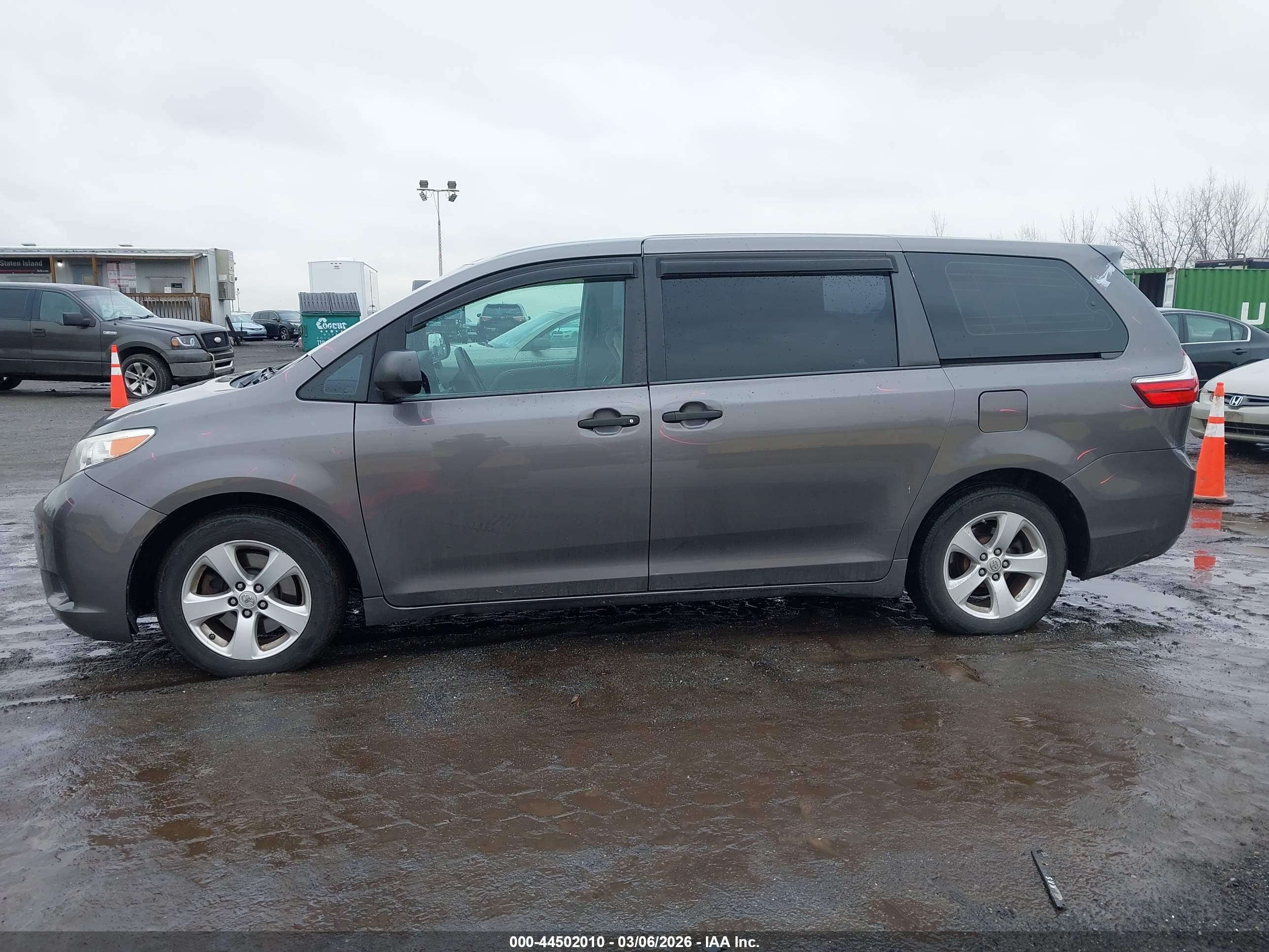 2015 TOYOTA SIENNA L 7 PASSENGER
