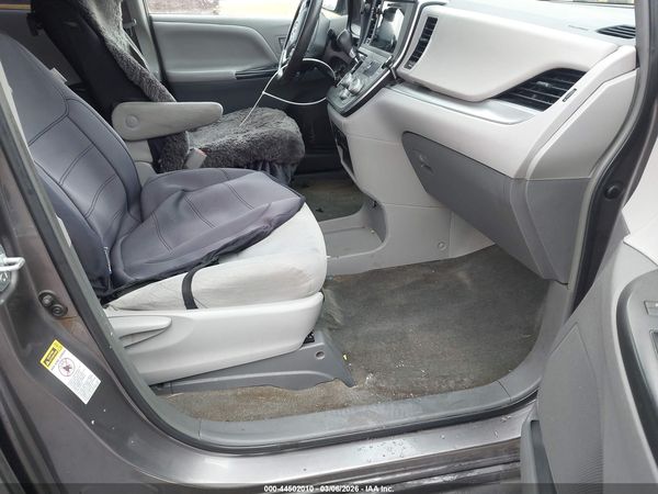 2015 TOYOTA SIENNA L 7 PASSENGER