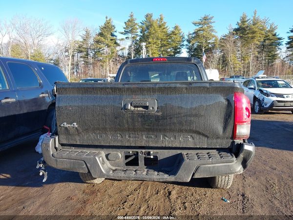 2022 TOYOTA TACOMA SR