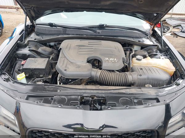 2018 CHRYSLER 300 TOURING — I10