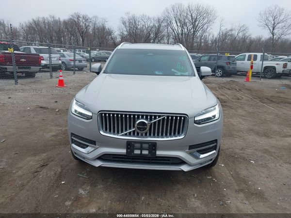 2023 VOLVO XC90 B6 ULTIMATE 6-SEATER