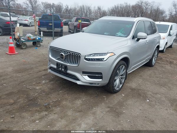 2023 VOLVO XC90 B6 ULTIMATE 6-SEATER