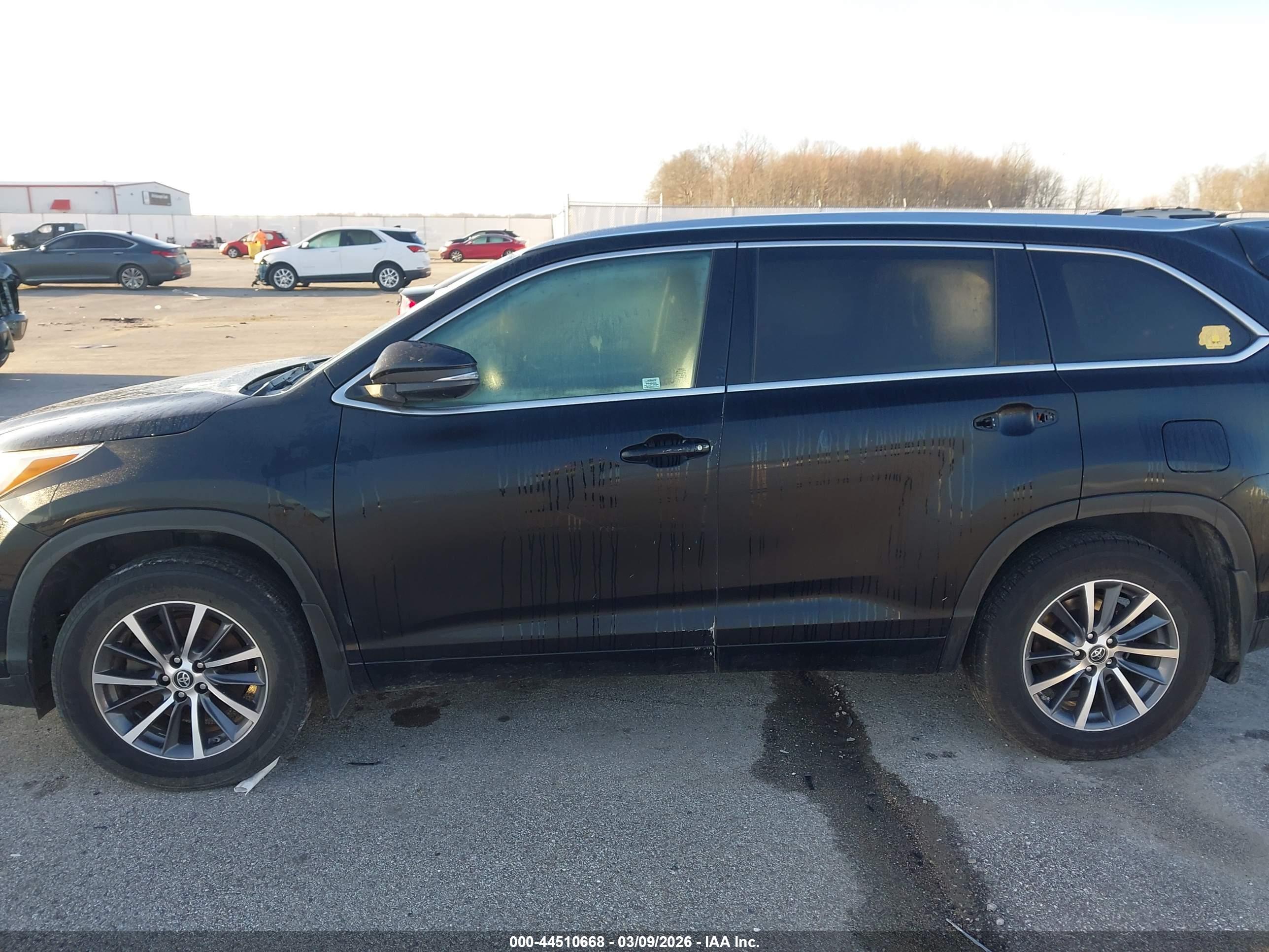 2018 TOYOTA HIGHLANDER XLE