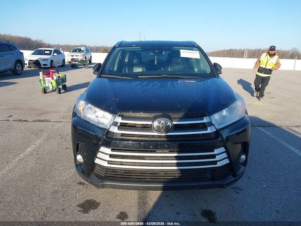 2018 TOYOTA HIGHLANDER XLE